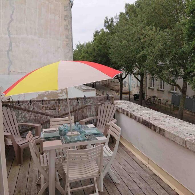 Appartement Bel T2 Lumineux Avec Terrasse Hyper Centre.